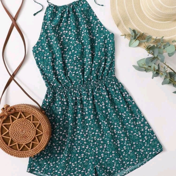 NWT! Ditsy Floral Print Tie Back Halter Romper
